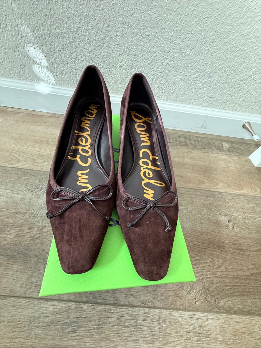 Sam Edelman Ronda Brown Suede Pointed Toe Low Heel Pumps with Bow - Picture 4 of 7